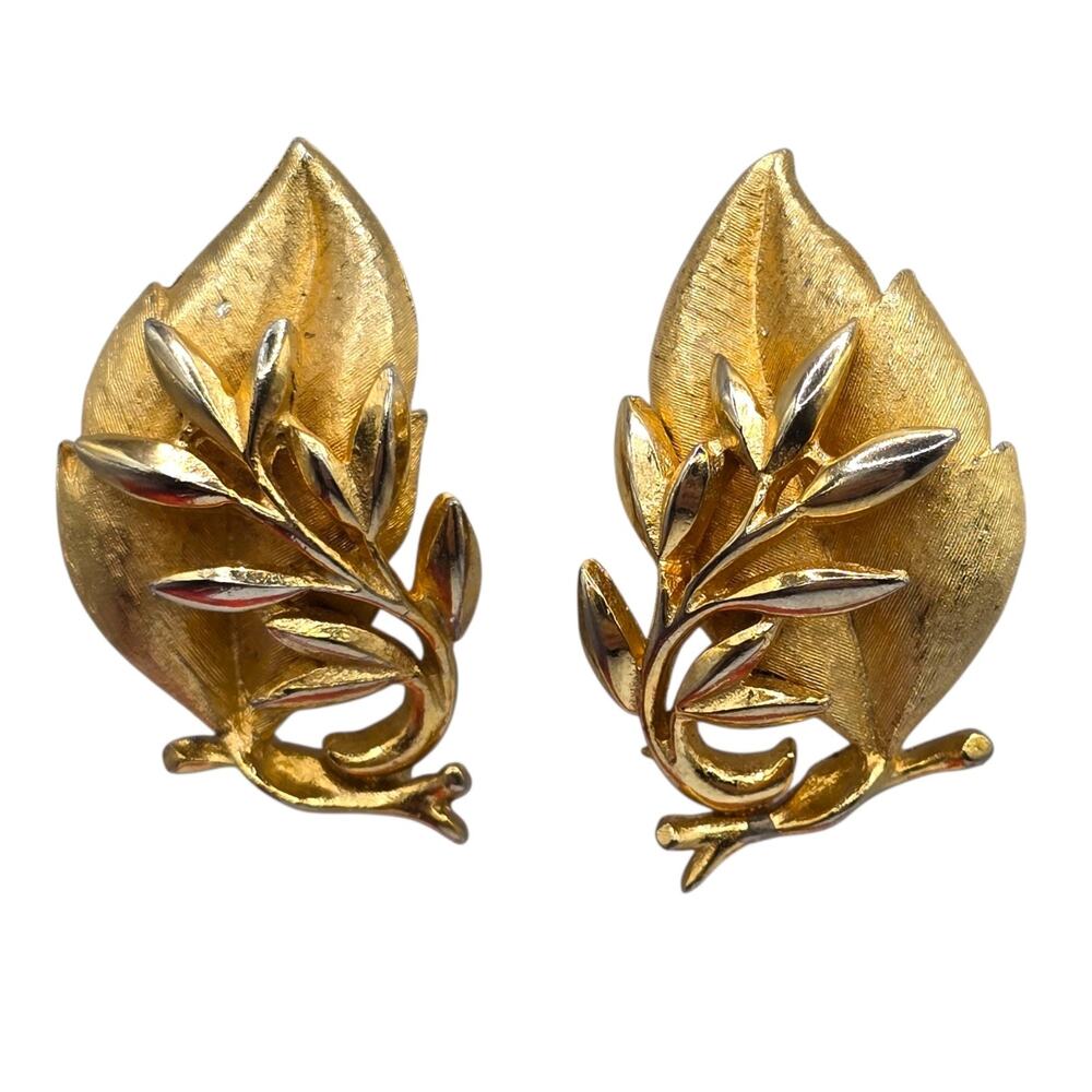 Earrings Vintage Sea Whisper Collection Sarah Coventry 60s Clip On SKU 3442